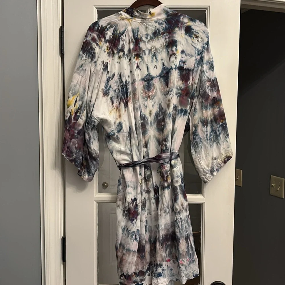 Gorgeous tie dyed robe ❤️ - Picture 5 of 8